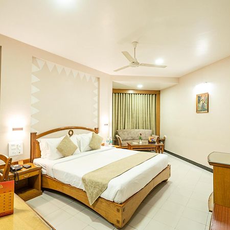 Hotel Mayura Rāipur Esterno foto