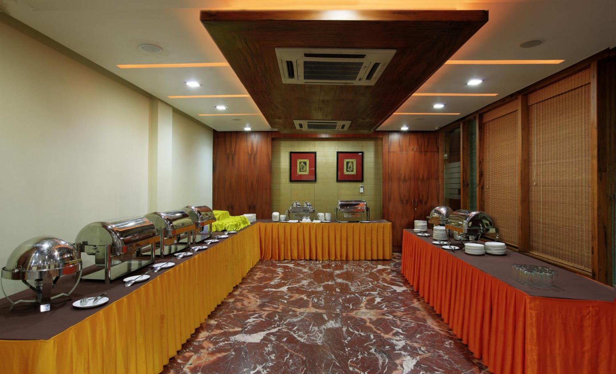 Hotel Mayura Rāipur Esterno foto