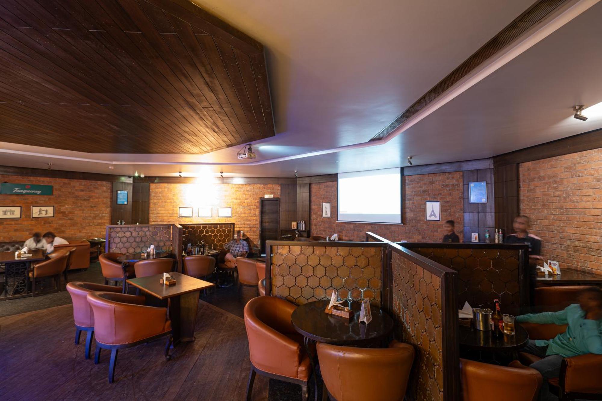 Hotel Mayura Rāipur Esterno foto