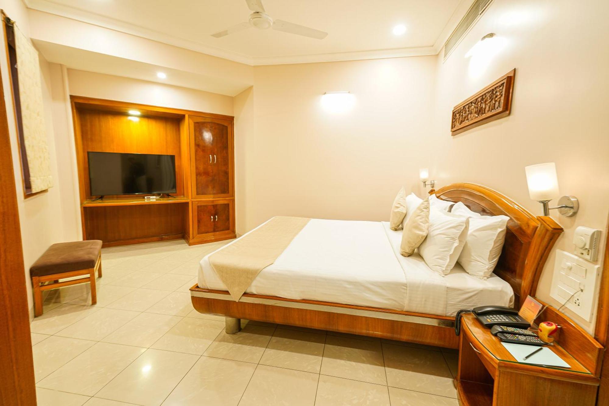 Hotel Mayura Rāipur Esterno foto