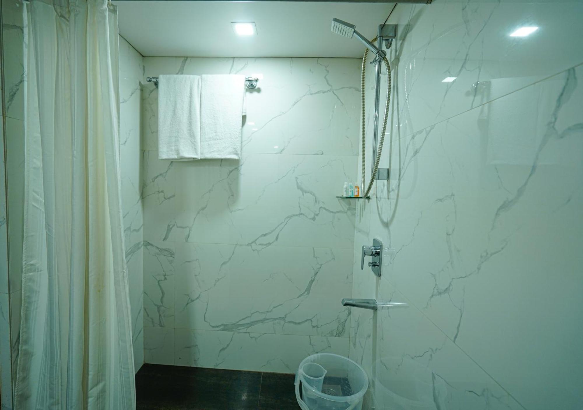 Hotel Mayura Rāipur Esterno foto