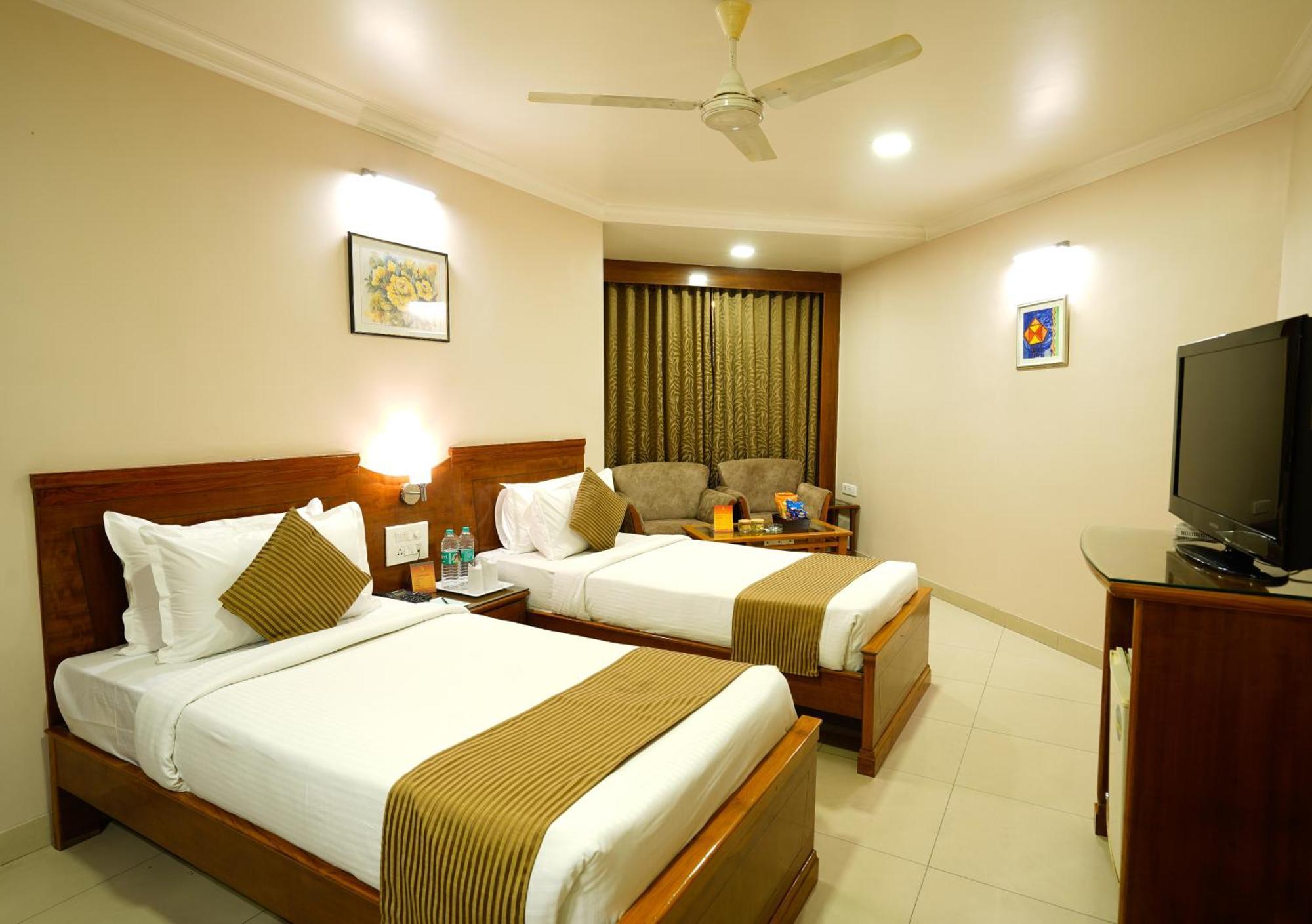 Hotel Mayura Rāipur Esterno foto